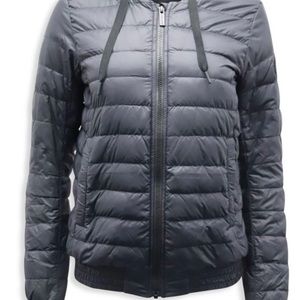 Authentic pre-owned luxury item. Canada Goose Abbott packable hooded down jacket